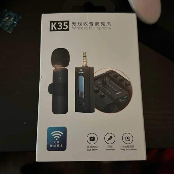 Wireless Vlogging Microphone - Picture 1 of 2